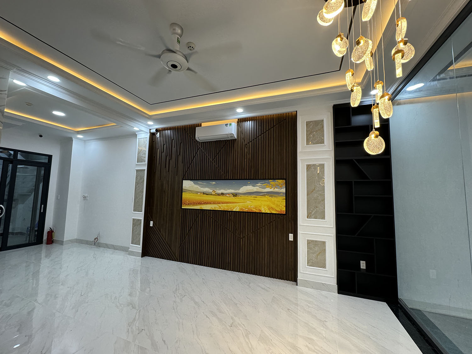 Siêu phẩm Hầm, 4Lầu, ST, thang máy (4,75x17=80,75m2) full nội thất cao cấp đường nội bộ 12m khu VIP 3 tháng 2
